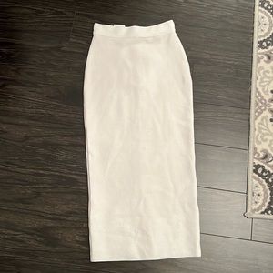 Beautiful Babaton skirt